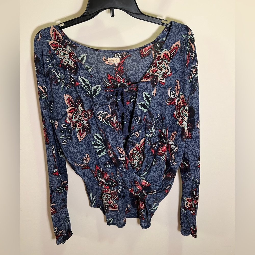 Hollister wrap top